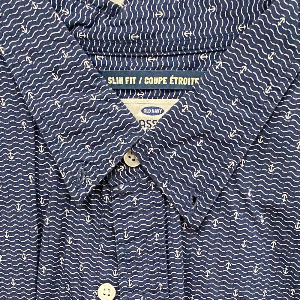 Short Sleeve Button Down Shirt - Blue Waves w/ Anchors - Slim Fit Large